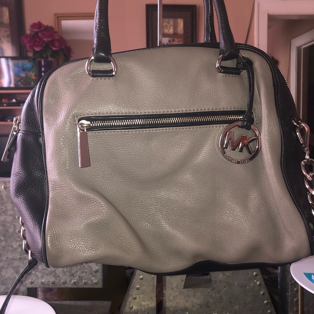 Michal Kors Two Toned Satchel with top handle/Crossbody Strap